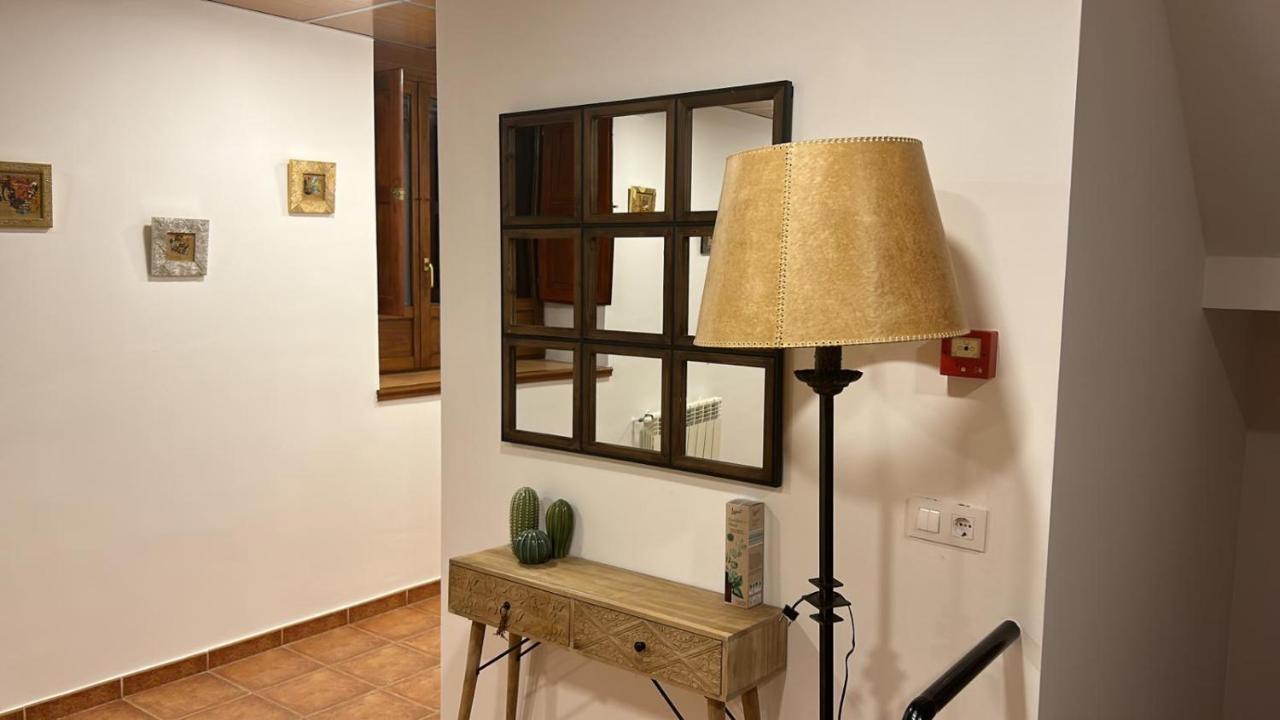 Hostal Villa El Colmenar Mombeltrán Exterior photo